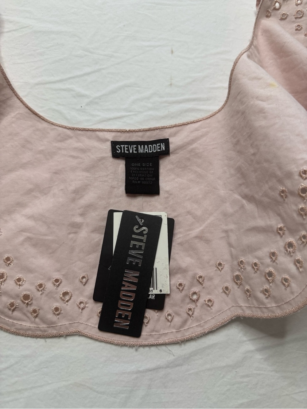 Steve Madden - Blush Scalloped Eyelet Cotton Pearl Trim Detachable Collar - Picture 7 of 9